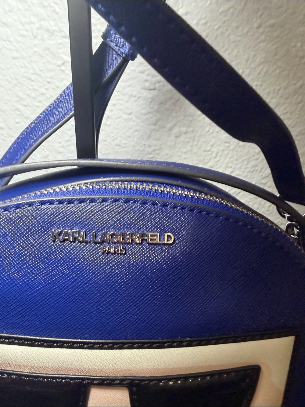 Unique Karl Lagerfeld Paris K/Ikonik Maybelle Dome Crossbody Blue Peekaboo Bag - Picture 3 of 16